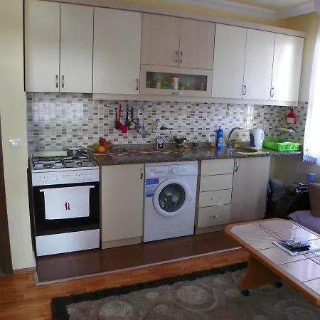 4 Persons Flat House - Cheap Homestay Sleeping Place Апартаменты Анталья
