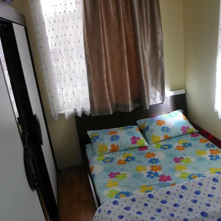 4 Persons Flat House - Cheap Homestay Sleeping Place Анталья