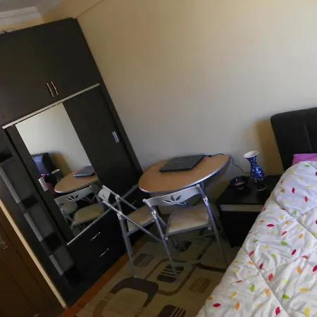 Apartament 4 Persons Flat House - Cheap Homestay Sleeping Place Antalya