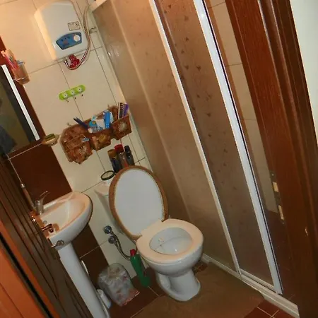 4 Persons Flat House - Cheap Homestay Sleeping Place