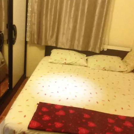 Apartment 4 Persons Flat House - Cheap Homestay Sleeping Place
