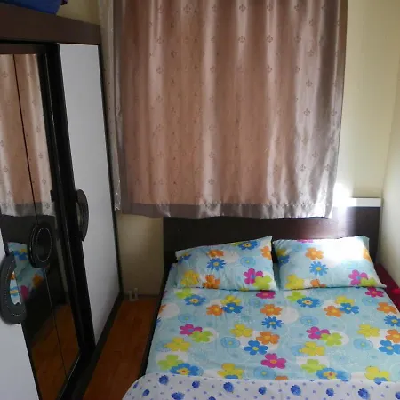 דירה 4 Persons Flat House - Cheap Homestay Sleeping Place אנטליה