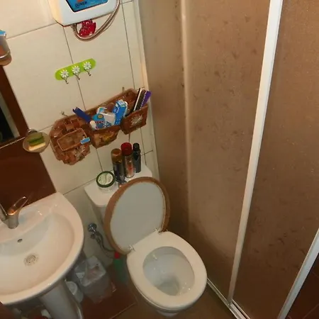 4 Persons Flat House - Cheap Homestay Sleeping Place אנטליה